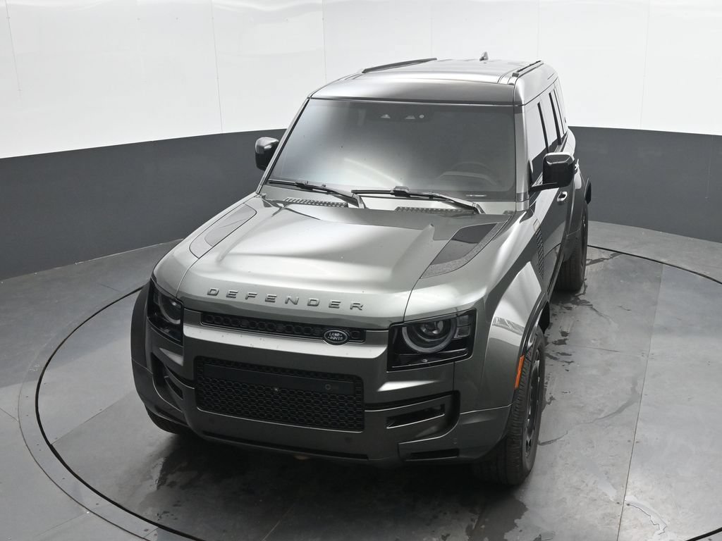 Used 2025 Land Rover Defender 110 AWD/4WD image 36