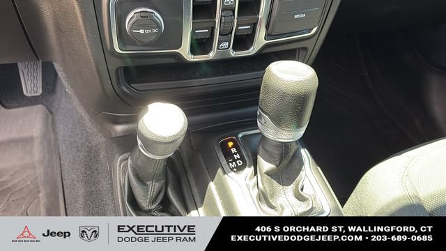 Used 2022 Jeep Gladiator Sport AWD/4WD image 16