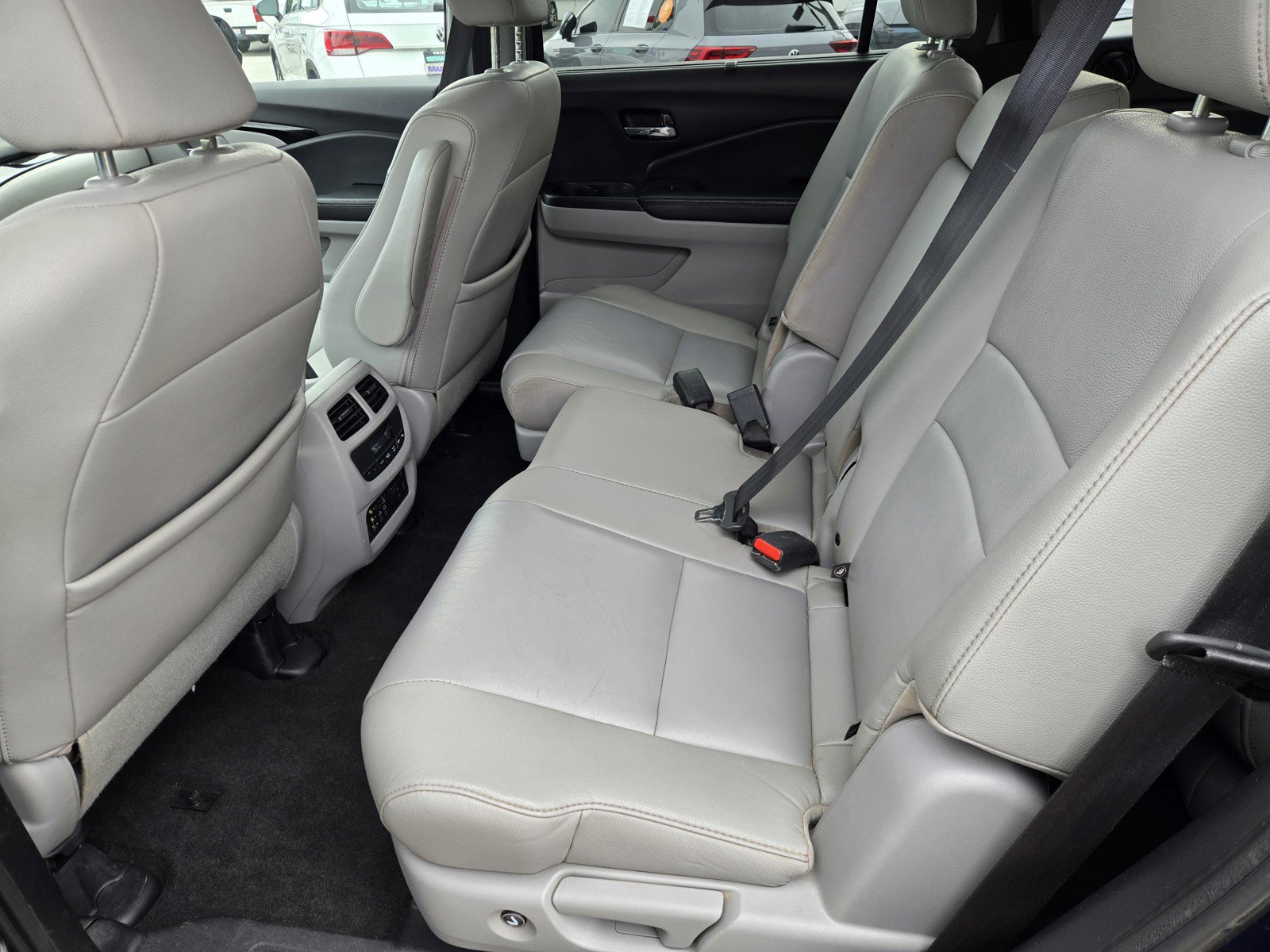 Used 2016 Honda Pilot Touring image 12