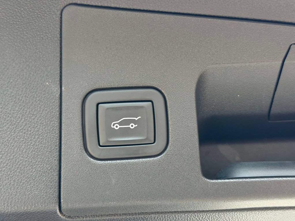 Used 2023 Cadillac XT5 Sportv w/ Technology Package AWD/4WD image 18