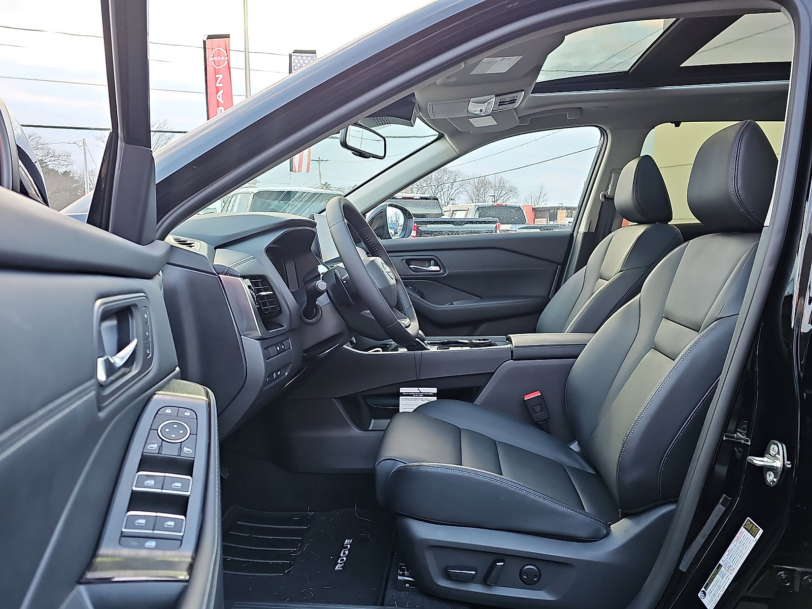 Certified 2025 Nissan Rogue SL w/ Tech Package image 14