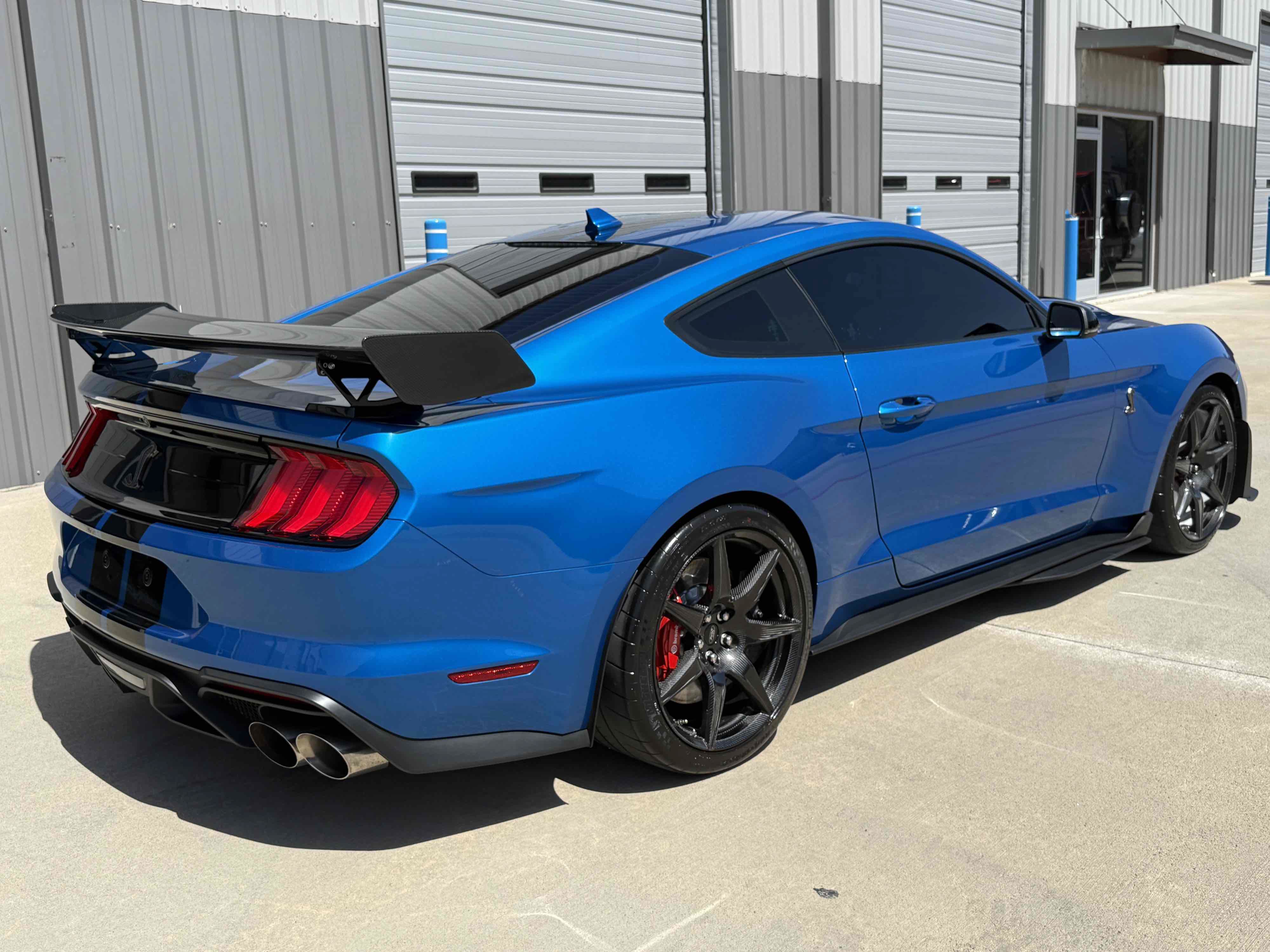 Used 2021 Ford Mustang Shelby GT500 w/ Carbon Fiber Track Pack RWD image 38
