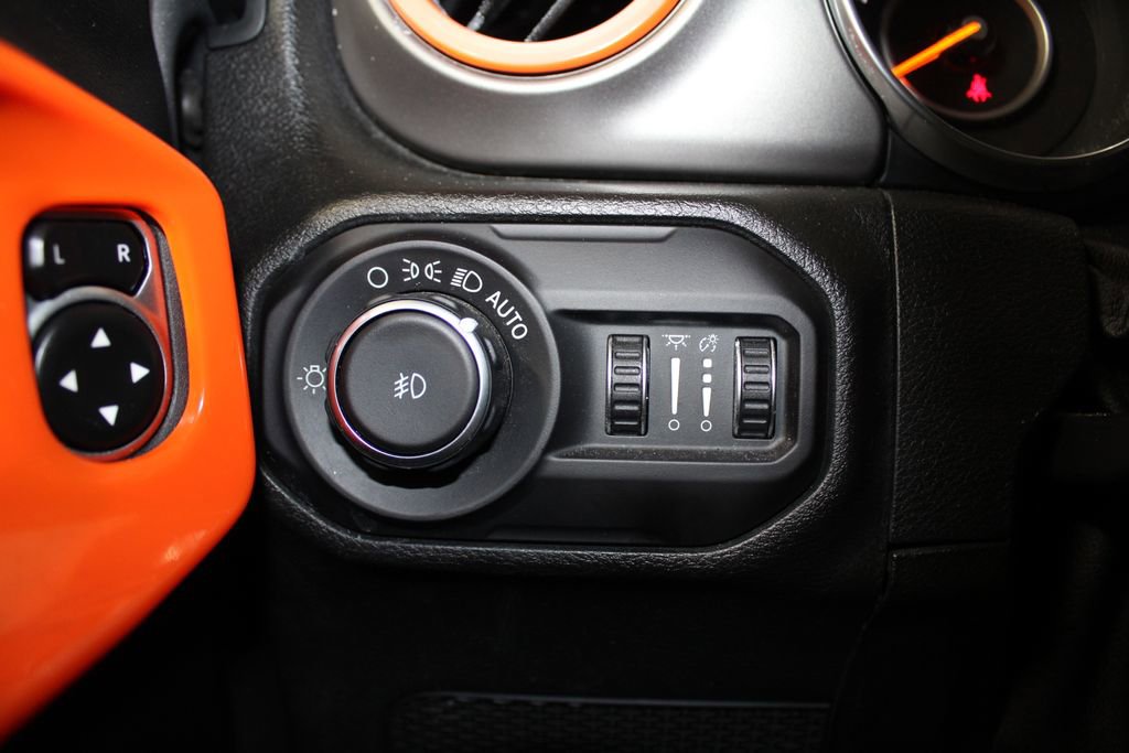 Used 2018 Jeep Wrangler Unlimited Sport S image 39