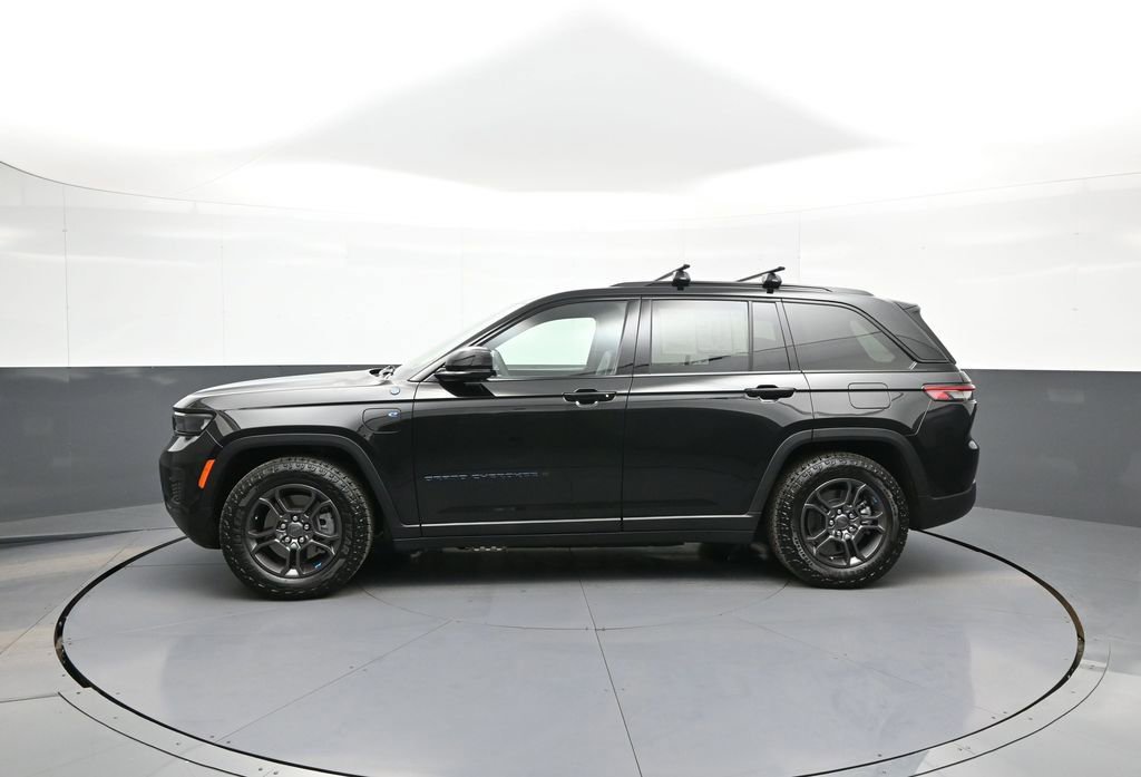 Used 2024 Jeep Grand Cherokee Trailhawk image 9