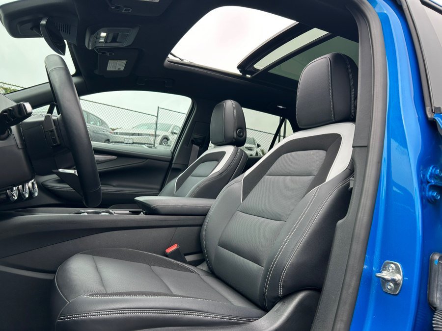 Used 2024 Chevrolet Blazer EV LT AWD/4WD image 19