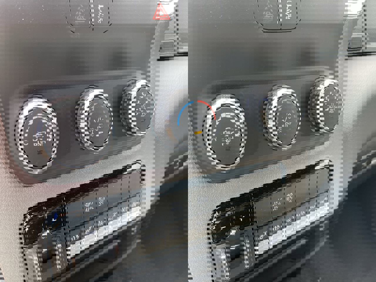 Used 2024 RAM 4500 SLT w/ Quick Order Package 2YG SLT image 33