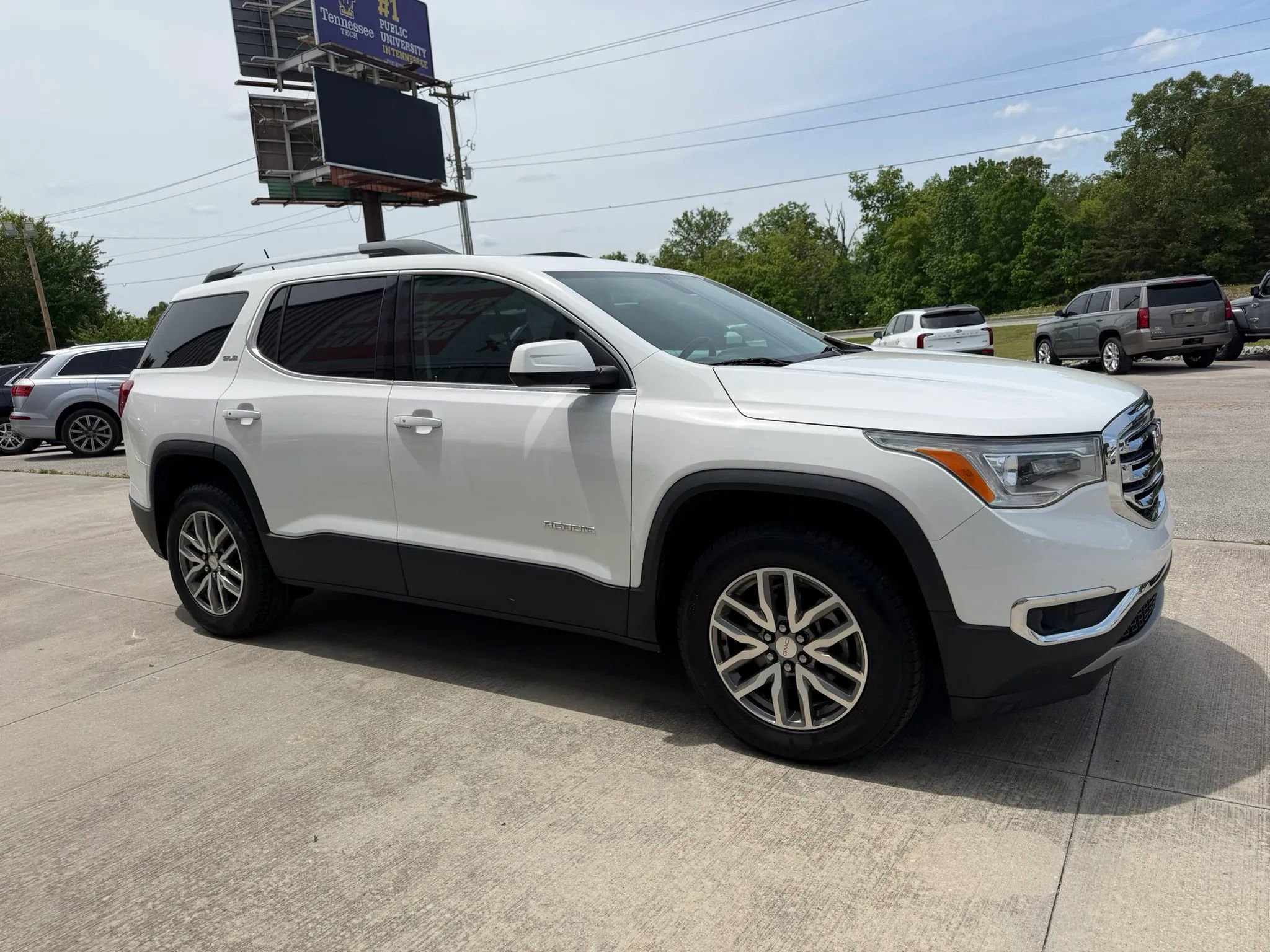 Used 2017 GMC Acadia SLE w/ Driver Alert Package I AWD/4WD image 20