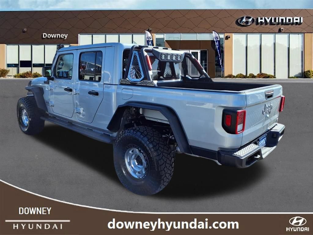 Used 2023 Jeep Gladiator Overland AWD/4WD image 4