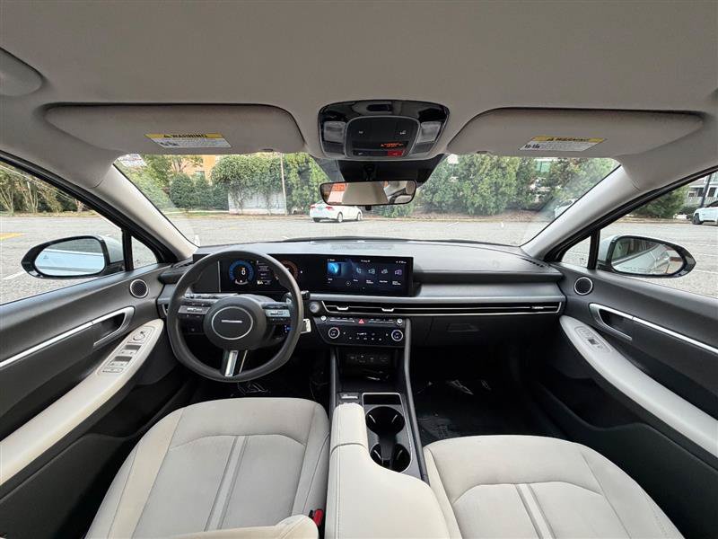 Used 2025 Hyundai Sonata SEL FWD image 31