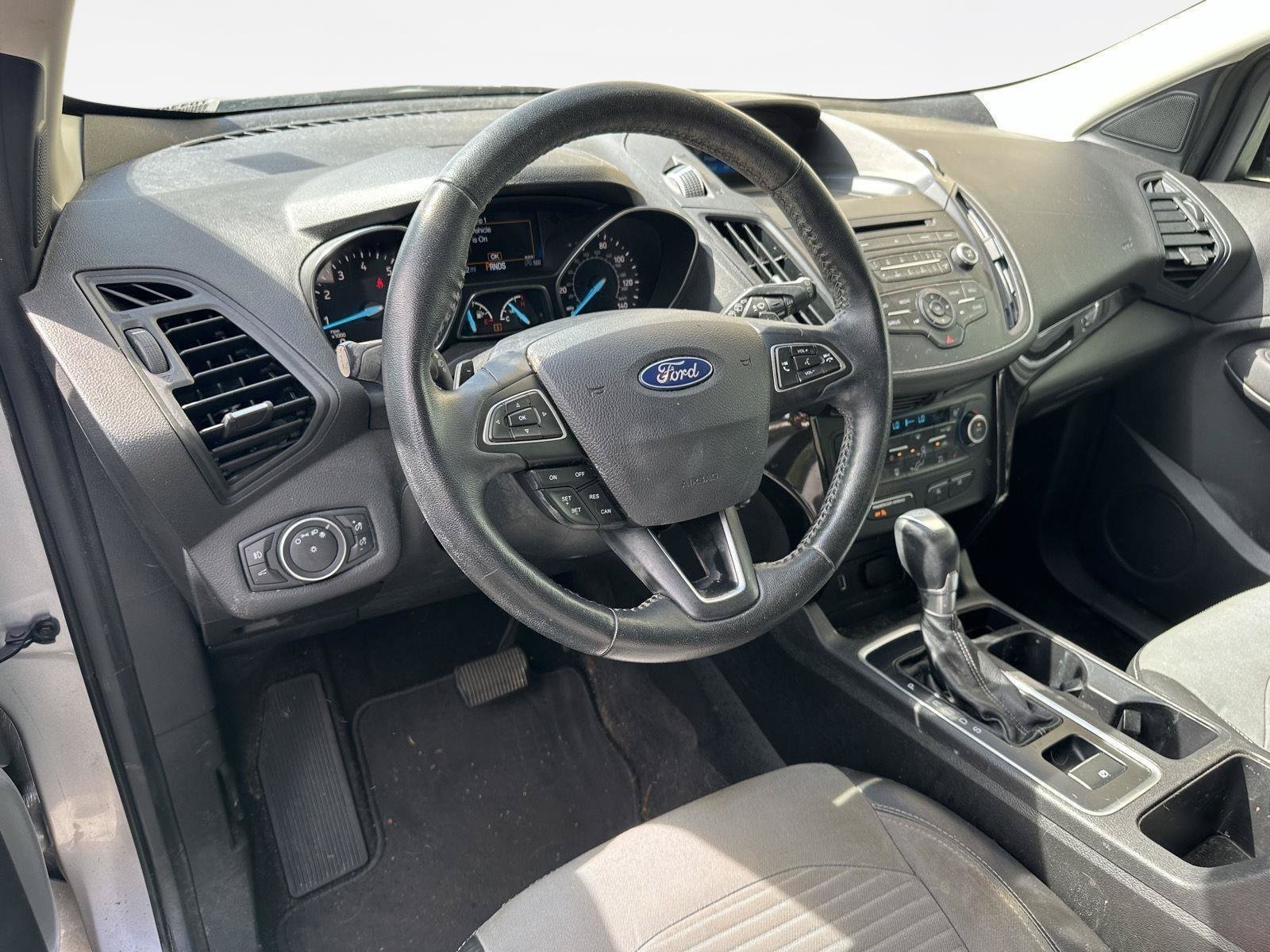 Used 2018 Ford Escape SE w/ SE Sport Appearance Package FWD image 54