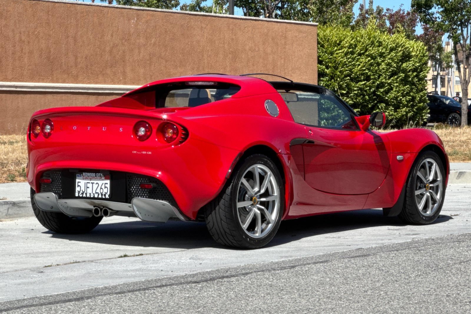 Used 2005 Lotus Elise RWD image 5