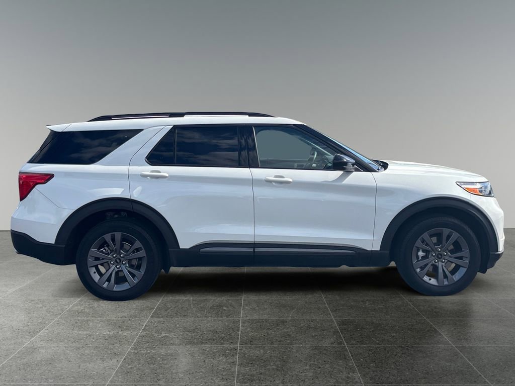 Used 2023 Ford Explorer XLT w/ Equipment Group 202A AWD/4WD image 9