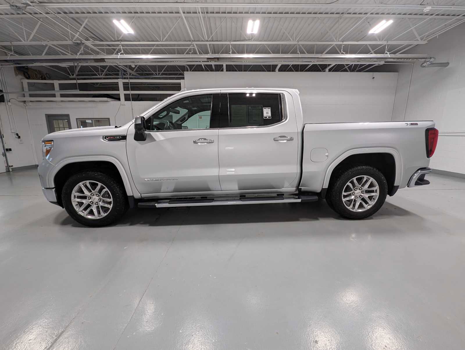 Certified 2020 GMC Sierra 1500 SLT w/ SLT Premium Plus Package AWD/4WD image 12