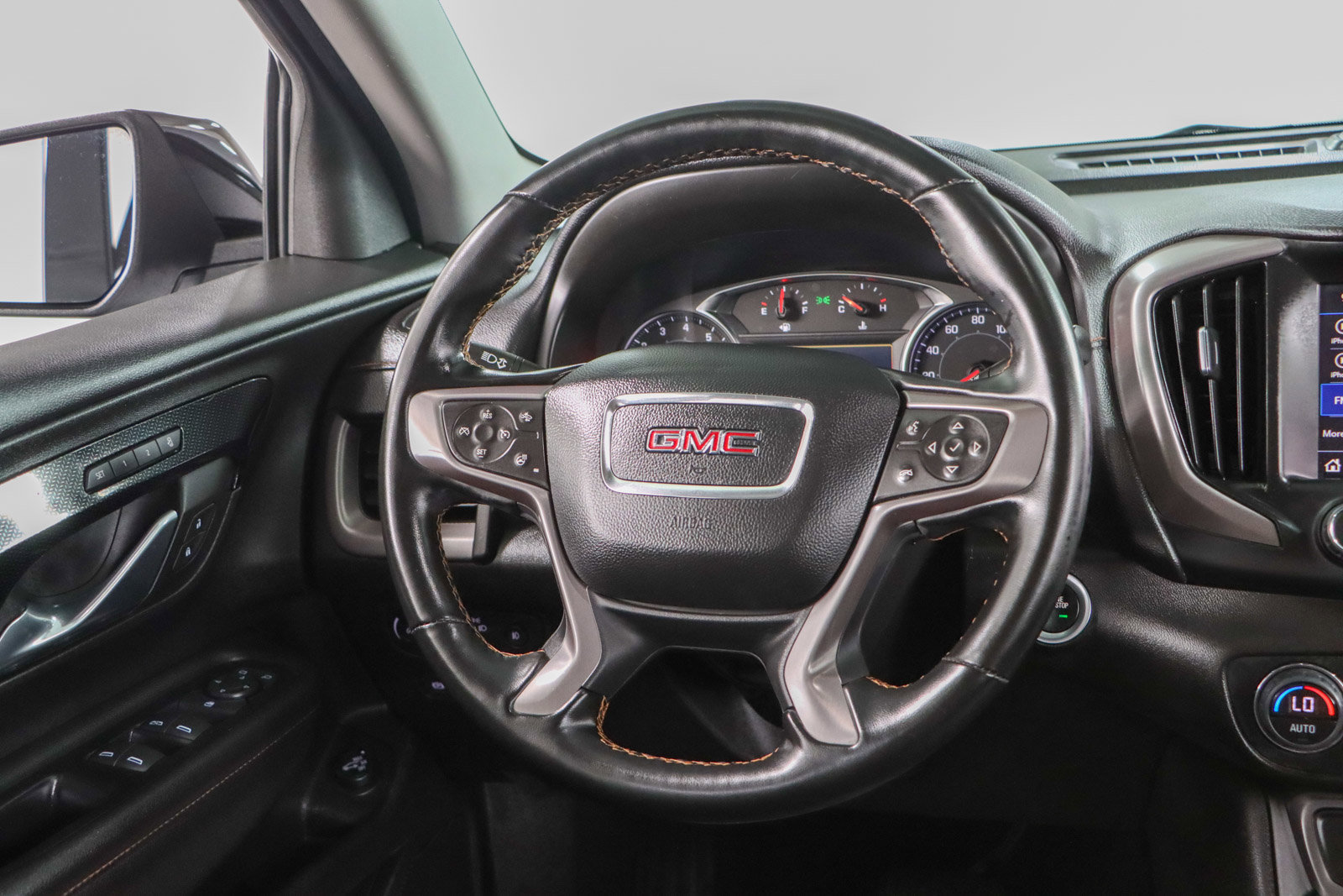Used 2023 GMC Terrain AT4 image 12