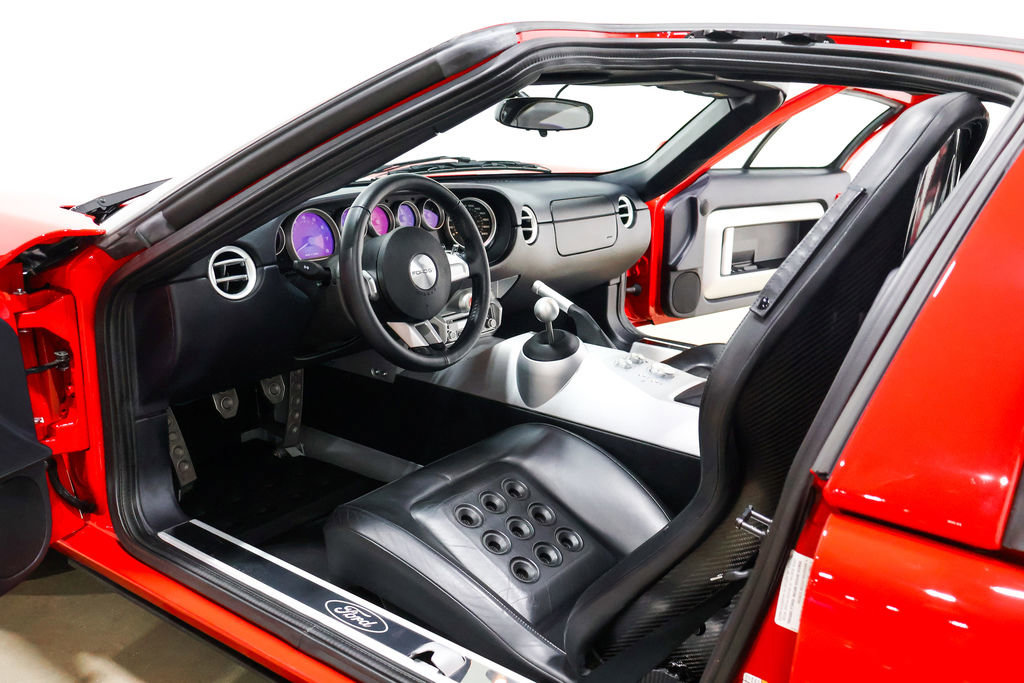 Used 2005 Ford GT RWD image 28