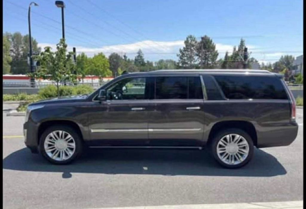 Used 2016 Cadillac Escalade ESV Platinum AWD/4WD image 4