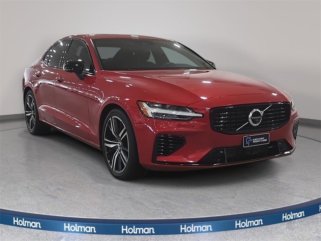 Used 2022 Volvo S60 T8 R-Design image 4