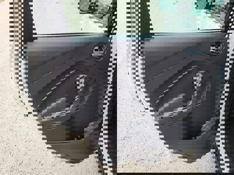 Used 2015 Ford C-MAX SE w/ Interior Protection Package image 26