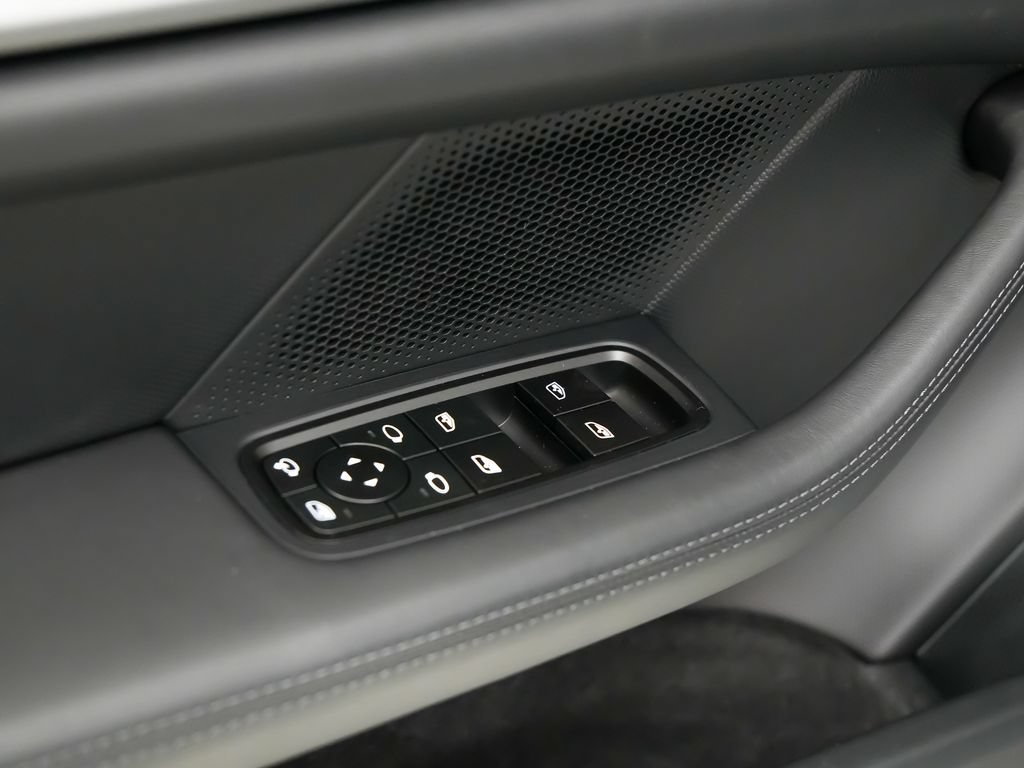New 2026 Porsche Taycan AWD/4WD image 24