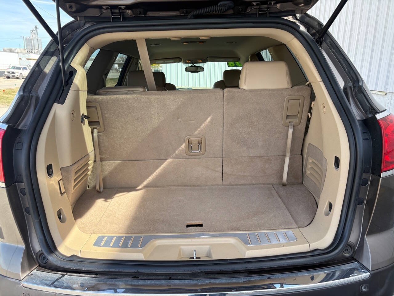 Used 2008 Buick Enclave CXL w/ Entertainment Package #1 FWD image 11