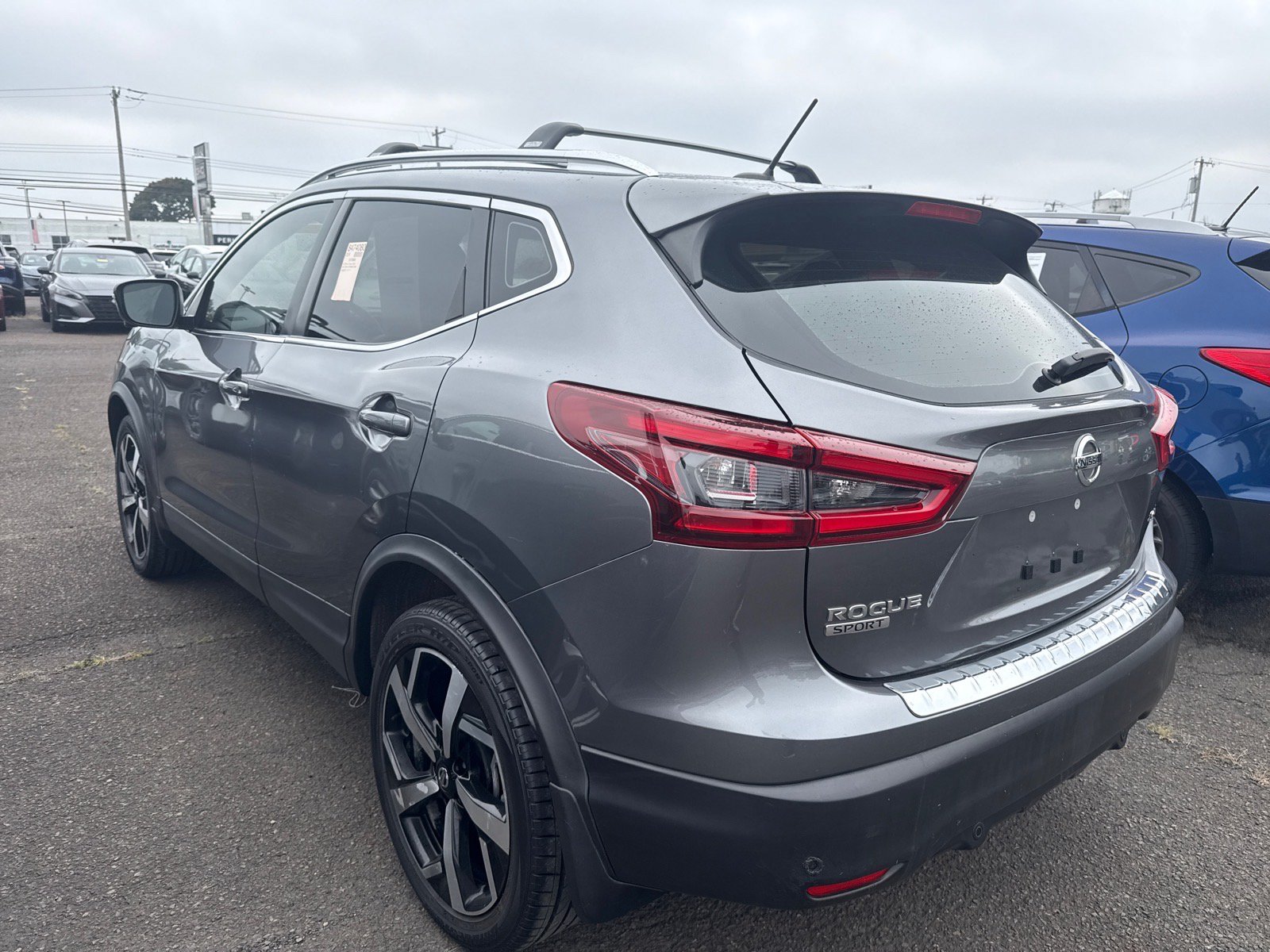 Used 2022 Nissan Rogue Sport SL FWD image 5