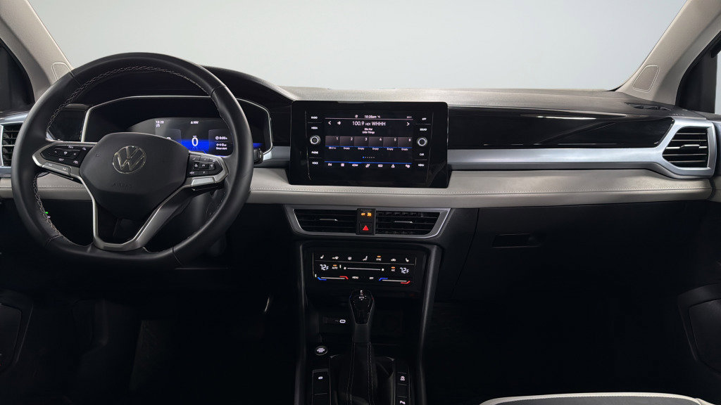 Certified 2025 Volkswagen Taos SE image 34