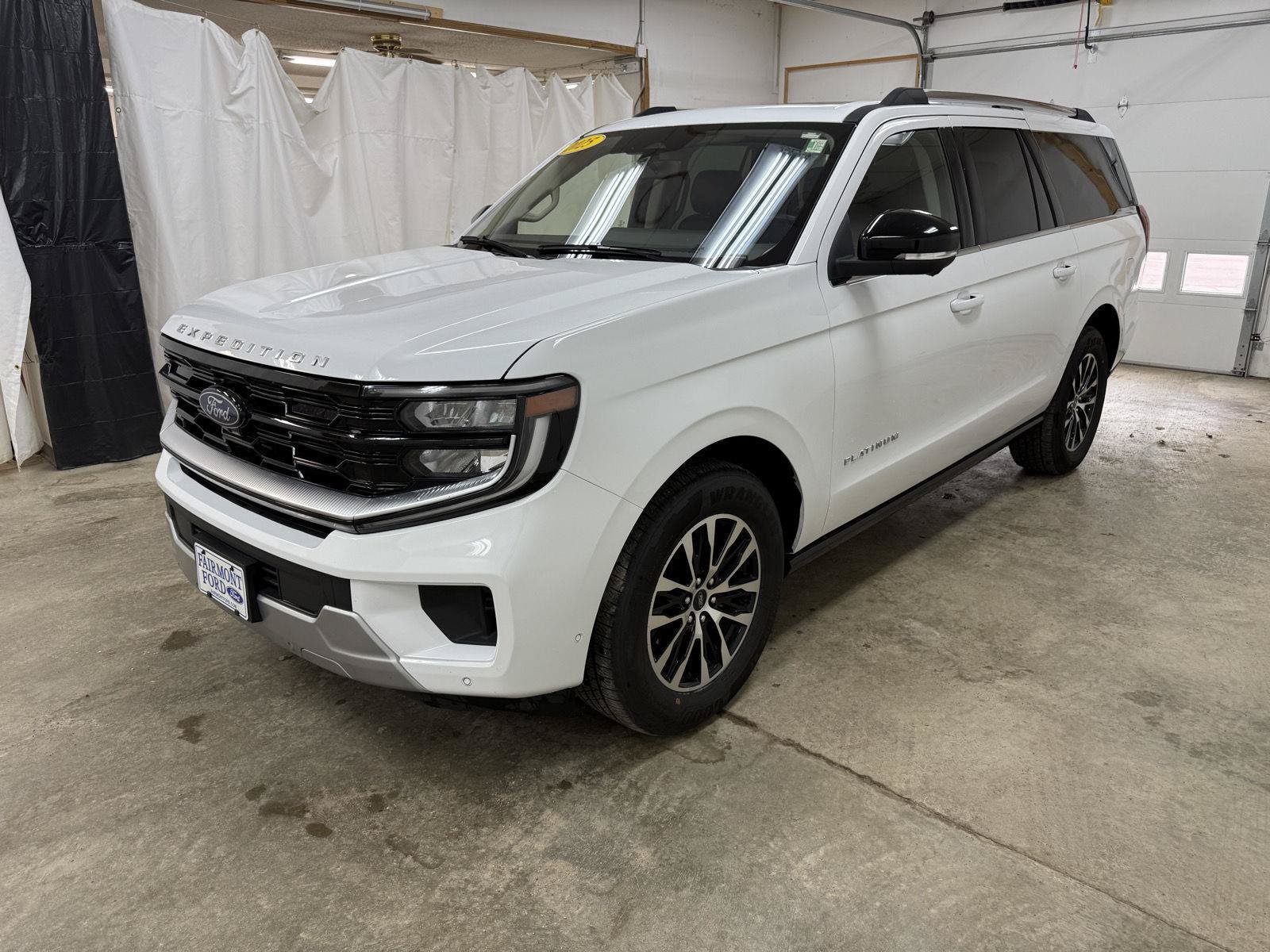 Used 2025 Ford Expedition Max Platinum AWD/4WD image 4