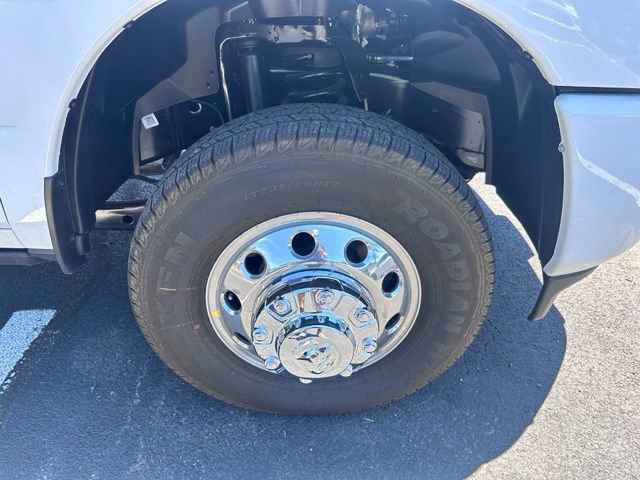 New 2026 RAM 3500 Laramie AWD/4WD image 12
