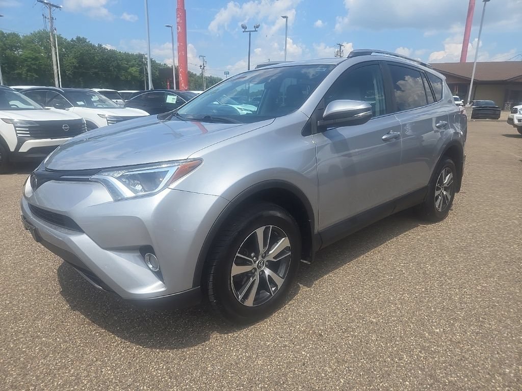 Used 2018 Toyota RAV4 XLE w/ Plus Extra Value Package AWD/4WD image 3