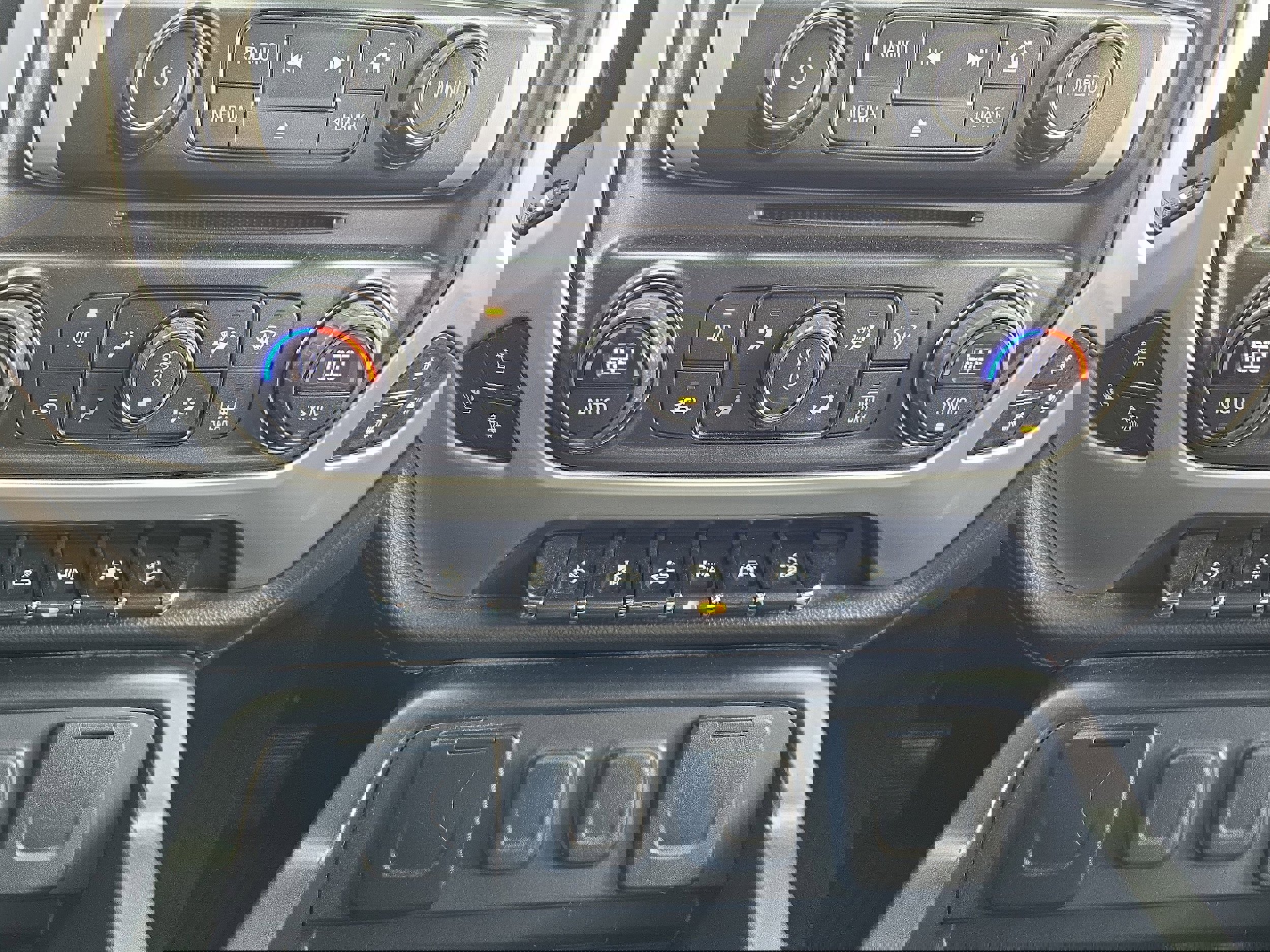 Used 2017 GMC Sierra 1500 SLT image 25