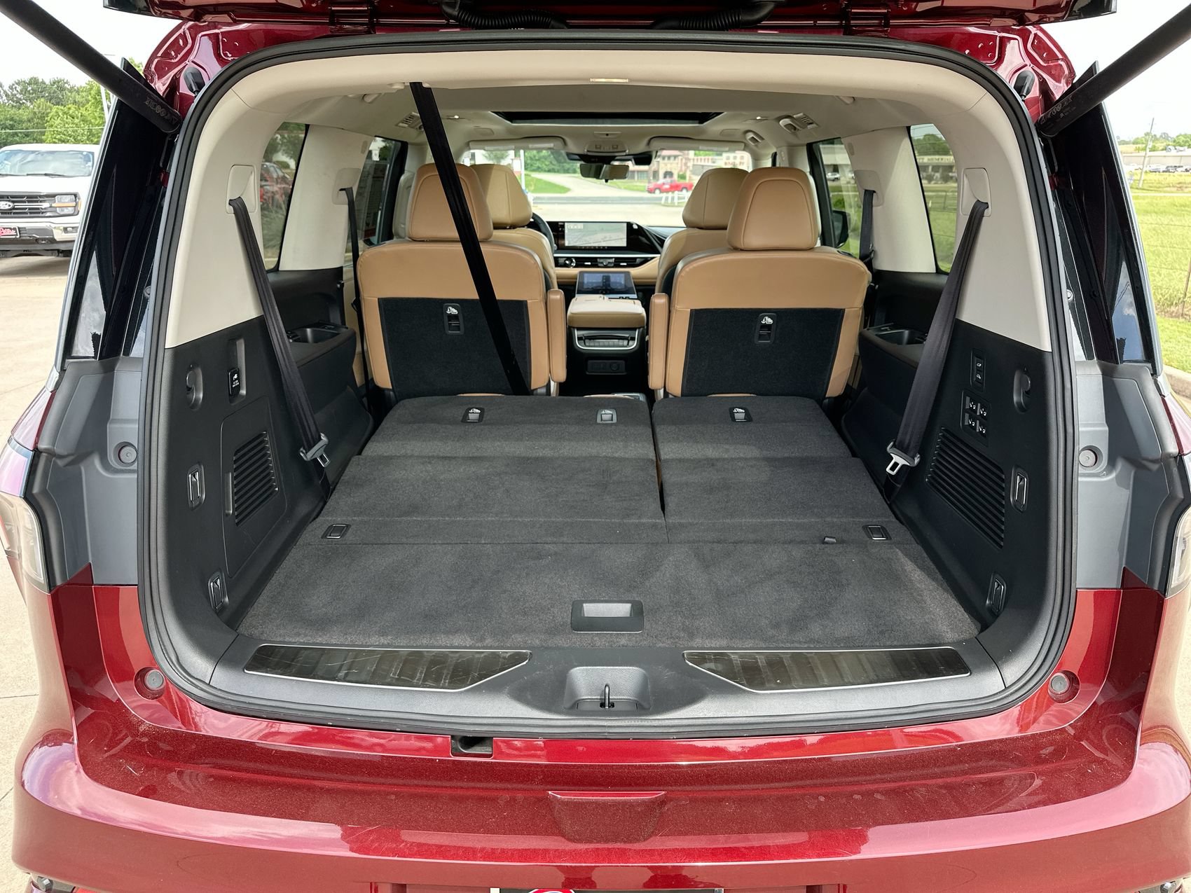 Used 2025 INFINITI QX80 Sensory AWD/4WD image 26