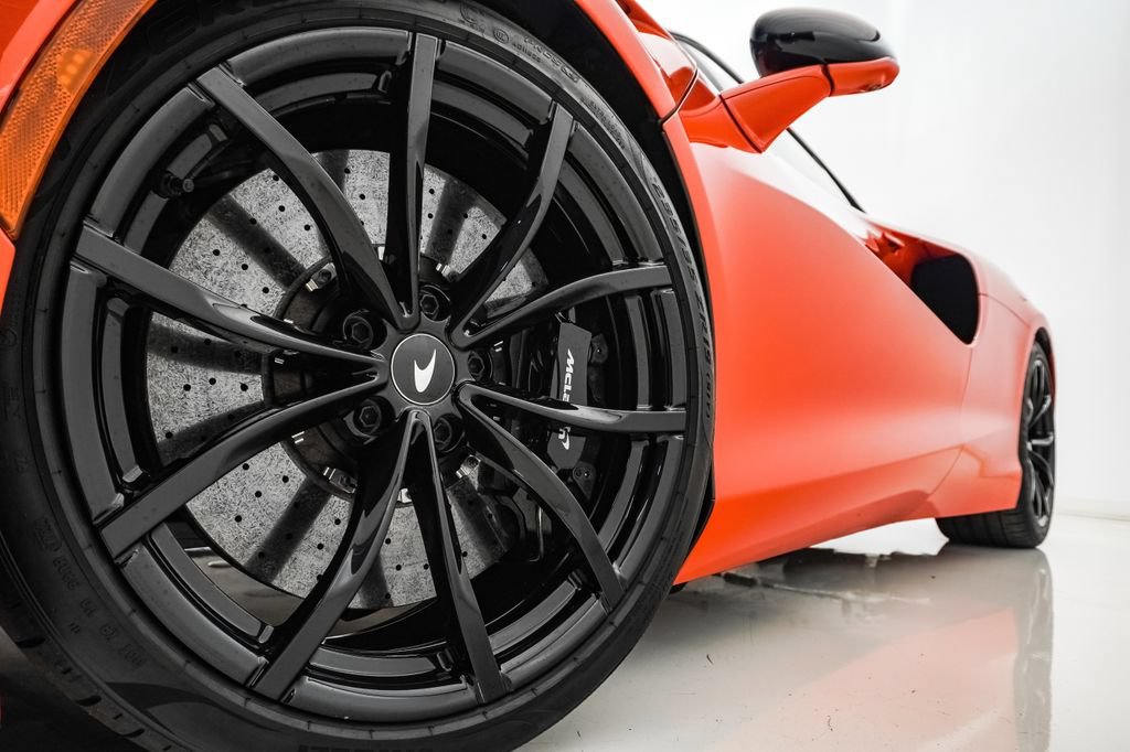 Used 2023 McLaren Artura RWD image 5