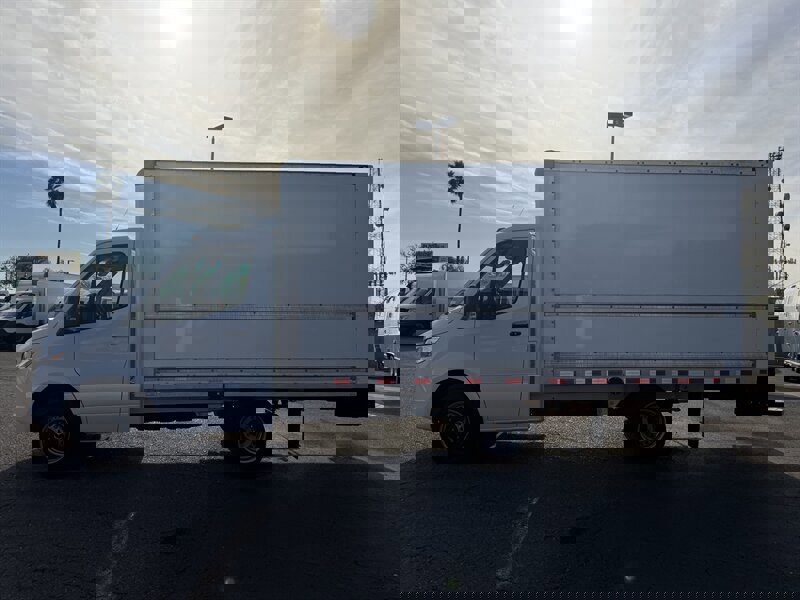 Used 2023 Mercedes-Benz Sprinter 3500 image 3