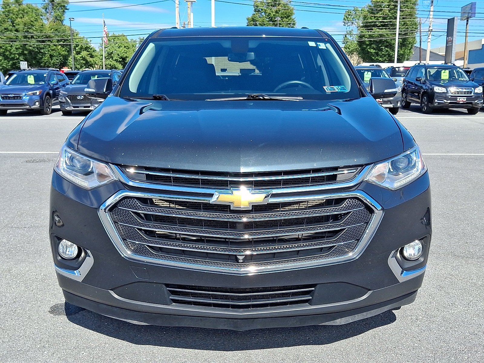 Used 2020 Chevrolet Traverse LT w/ LT Premium Package FWD image 2