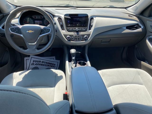 Used 2022 Chevrolet Malibu LT FWD image 5