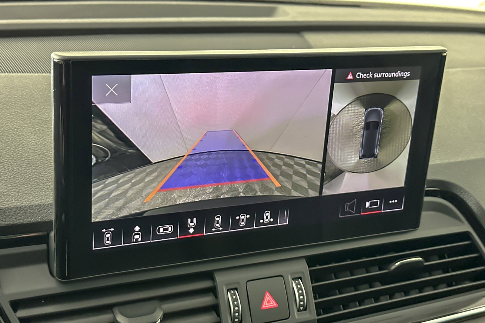 Used 2023 Audi Q5 e Premium Plus w/ Premium Plus Package image 19