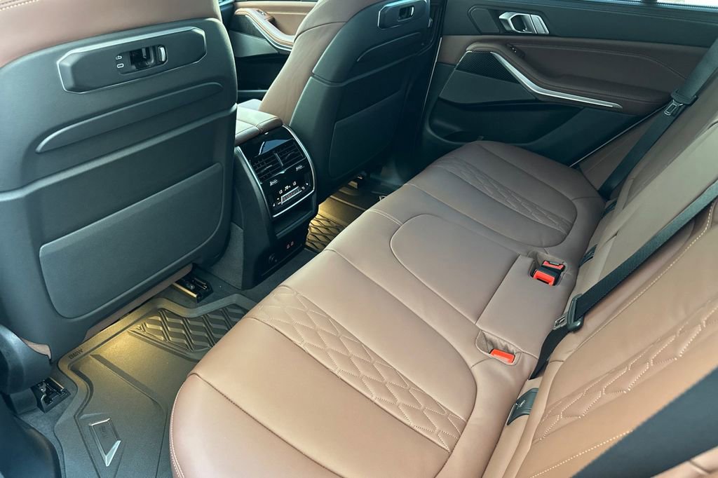 New 2026 BMW X5 M60i w/ Executive Package image 12