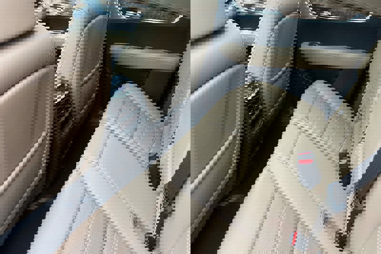 Used 2024 Cadillac XT5 Premium Luxury w/ Platinum Package image 4