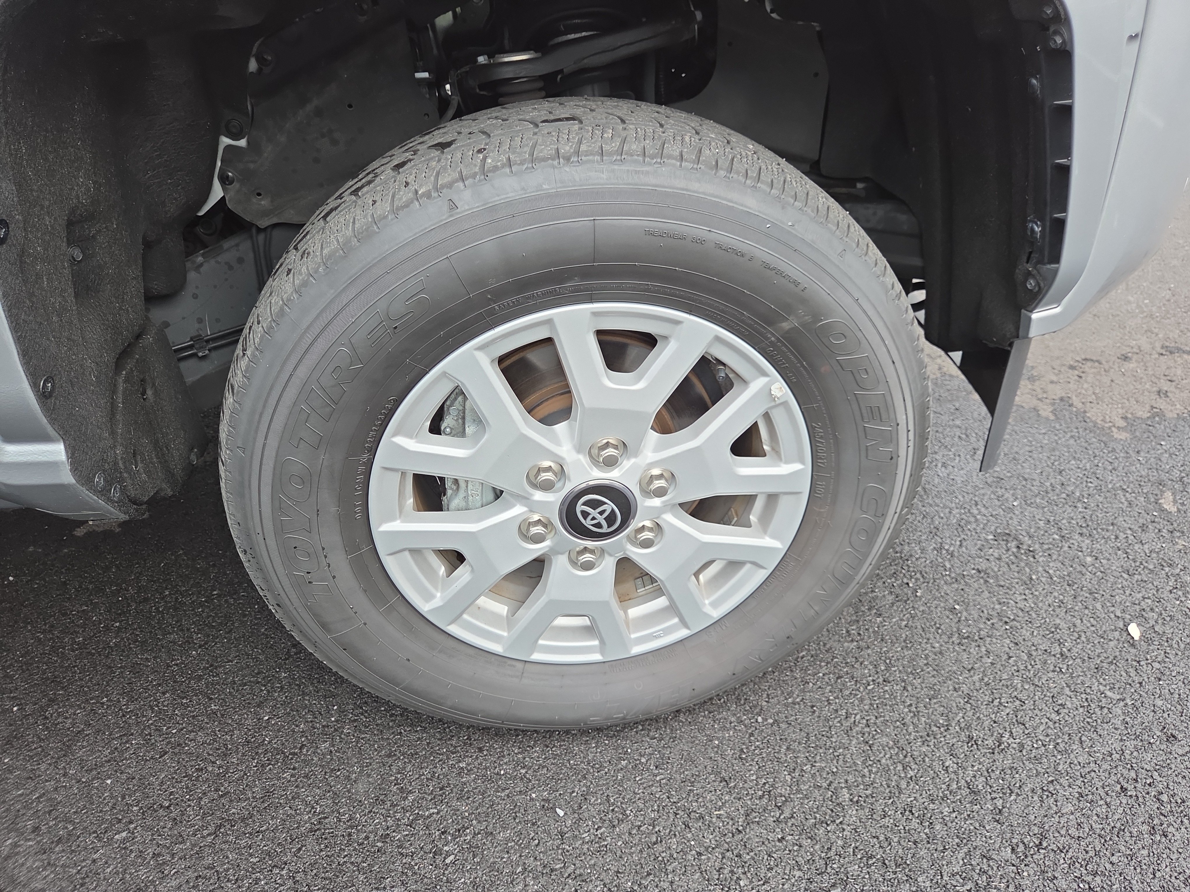 Used 2024 Toyota Tacoma SR5 AWD/4WD image 31