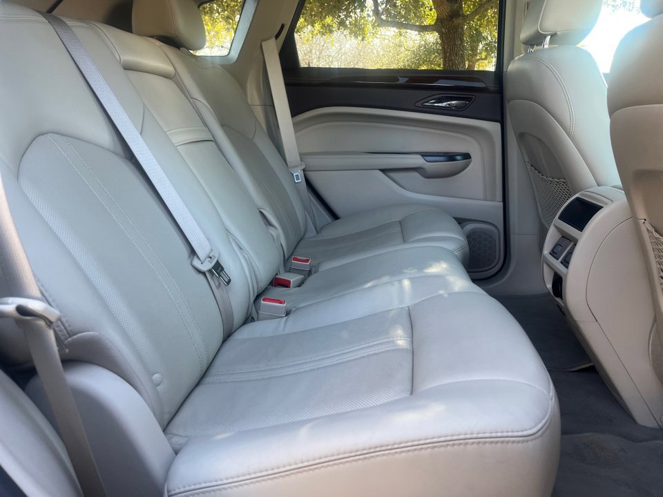 Used 2016 Cadillac SRX Luxury w/ Driver Awareness Package image 29