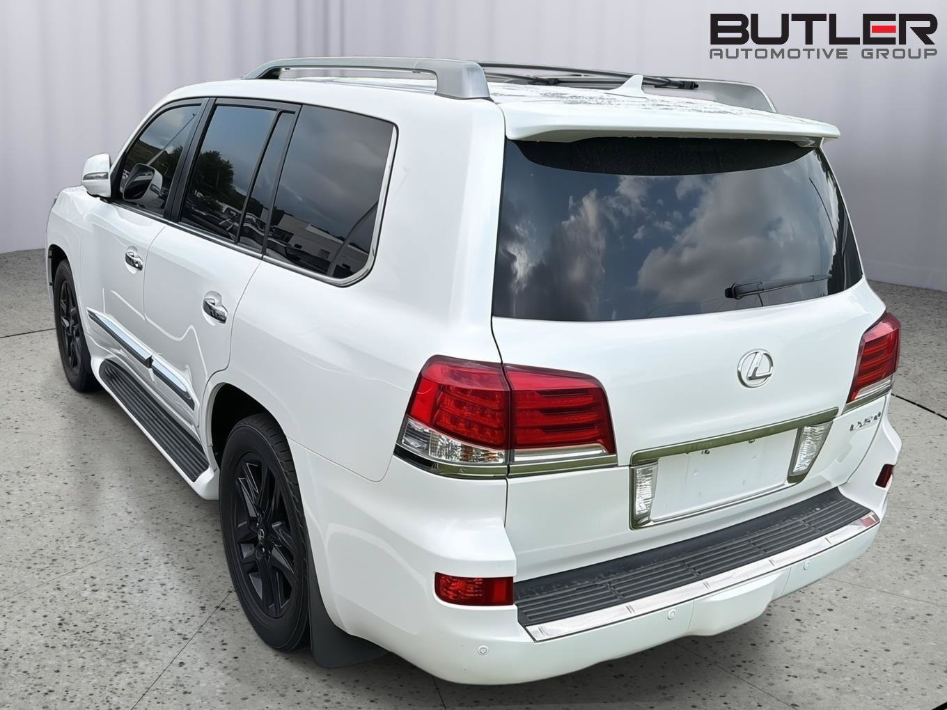 Used 2013 Lexus LX 570 4WD w/ Luxury Pkg image 8
