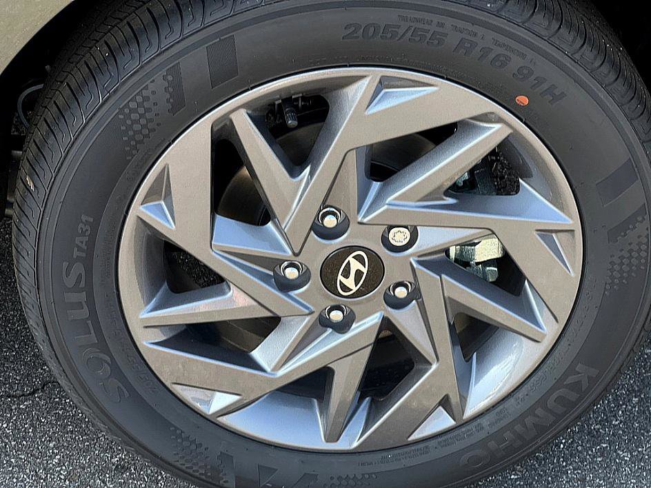 New 2026 Hyundai Elantra Blue image 5