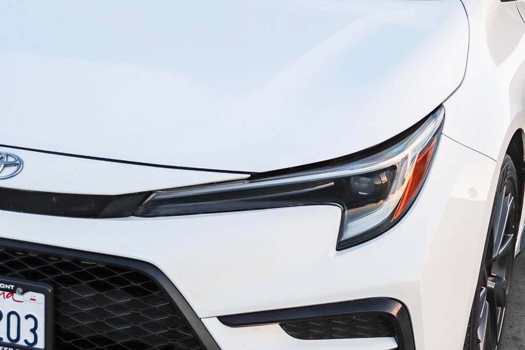 Used 2023 Toyota Corolla SE w/ SE Premium Package FWD image 5
