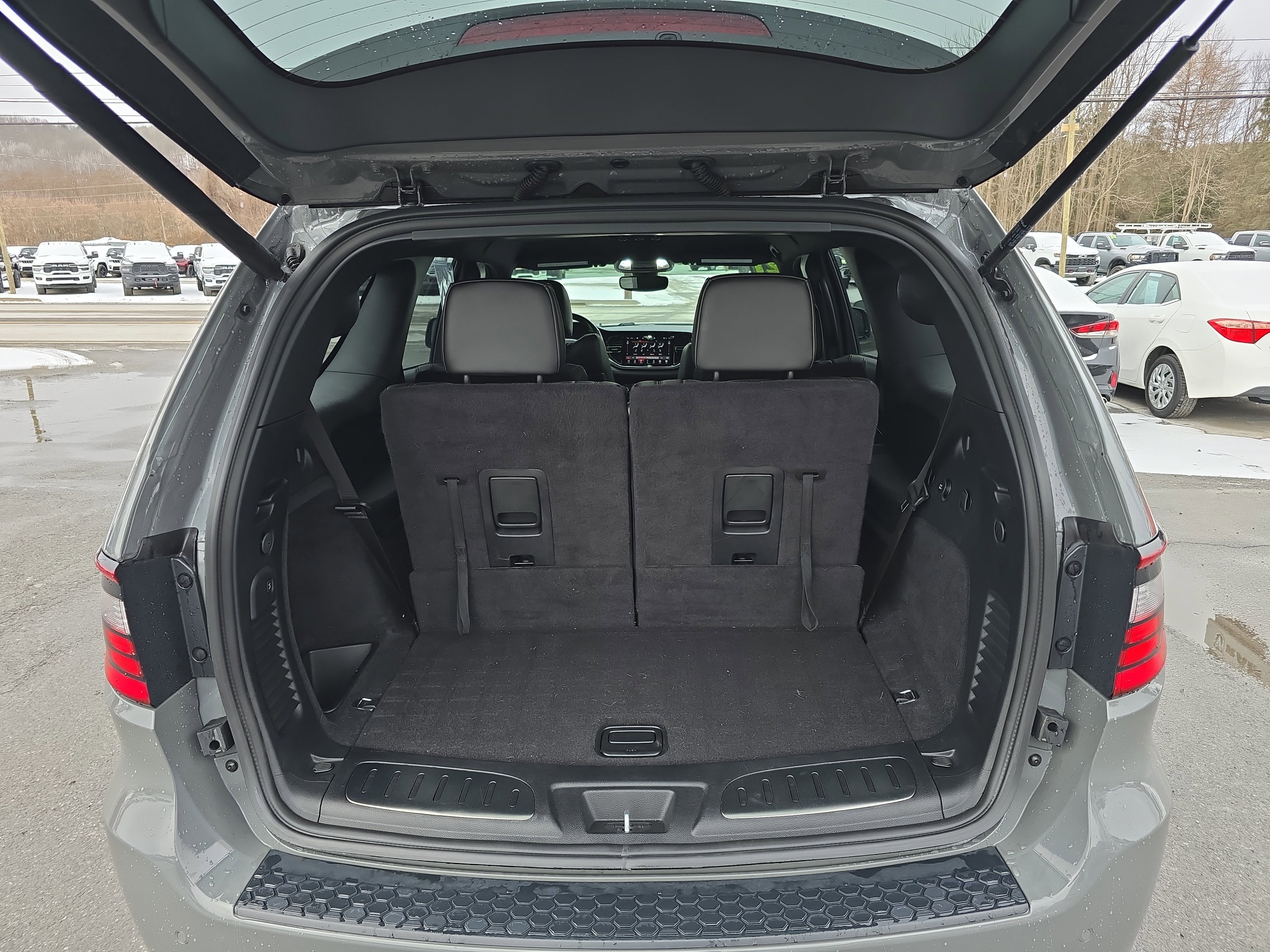 Used 2021 Dodge Durango R/T w/ Blacktop Package image 5