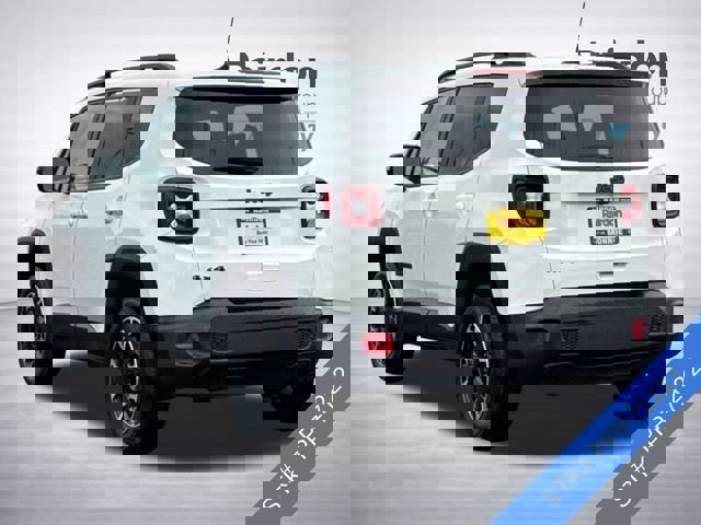 Used 2023 Jeep Renegade Latitude AWD/4WD image 4