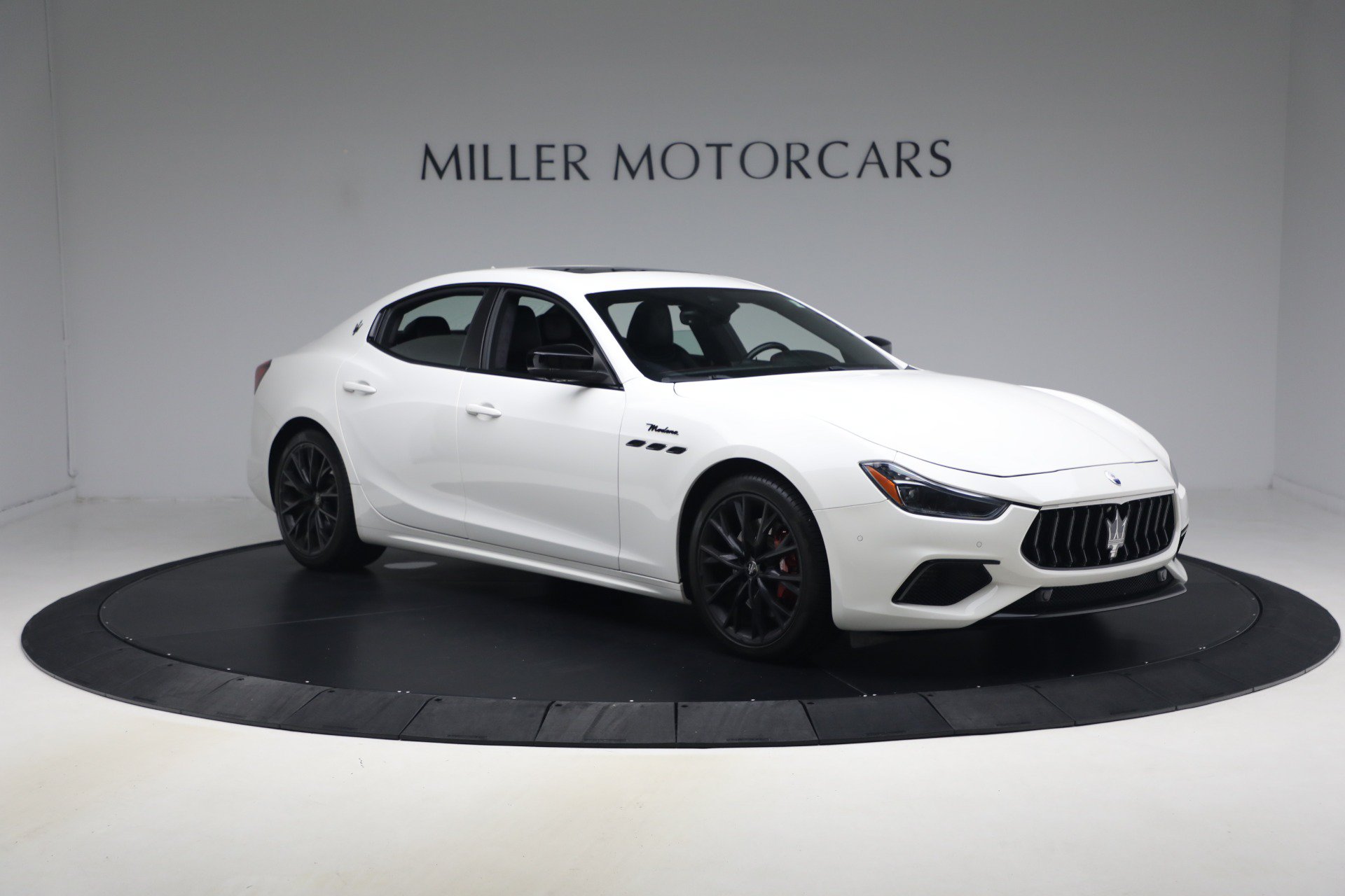 Used 2022 Maserati Ghibli Modena Q4 AWD/4WD image 12