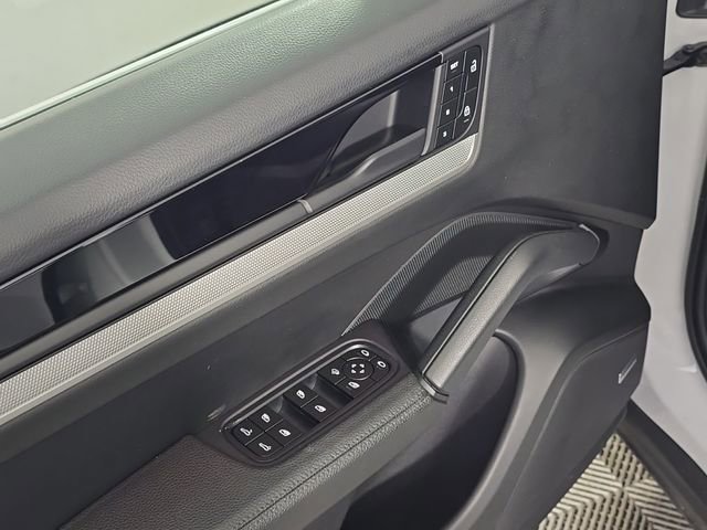 Certified 2024 Porsche Cayenne image 16