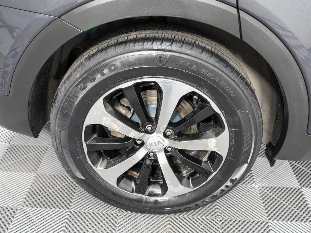 Used 2016 Kia Sorento EX image 29