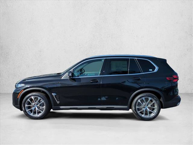 New 2026 BMW X5 xDrive50e w/ Premium Package AWD/4WD image 5