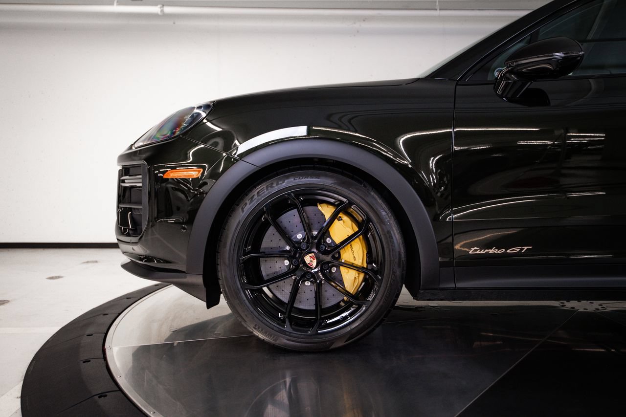 Certified 2025 Porsche Cayenne Turbo GT AWD/4WD image 11